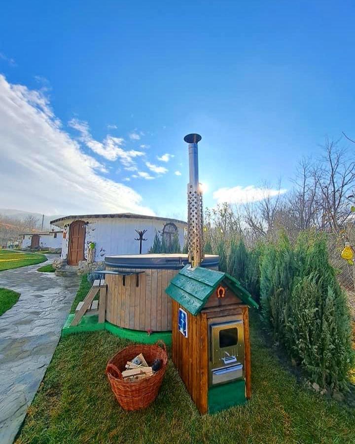Satul Cu Flori Hotel Buzău Buitenkant foto
